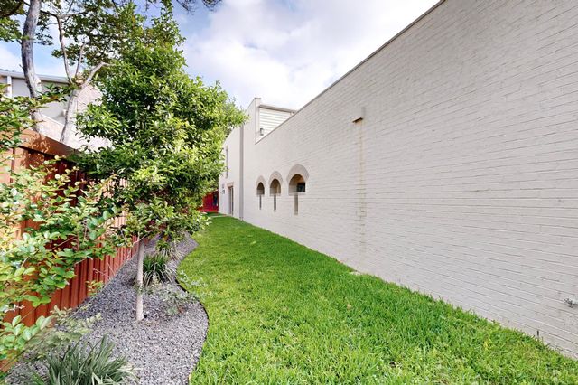 5015 Thunder Road, Dallas, TX 75244