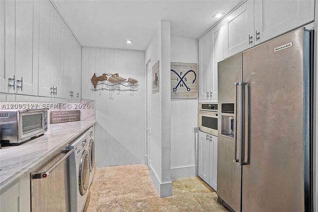 6901 Edgewater Dr 211, Coral Gables, FL 33133