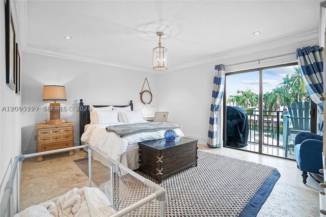 6901 Edgewater Dr 211, Coral Gables, FL 33133