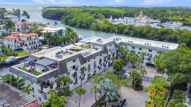 6901 Edgewater Dr 211, Coral Gables, FL 33133