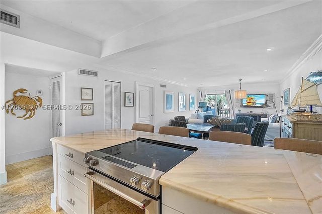 6901 Edgewater Dr 211, Coral Gables, FL 33133