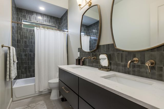 212 Lavender Place NE, Albuquerque, NM 87113