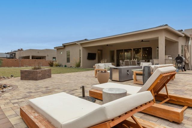 212 Lavender Place NE, Albuquerque, NM 87113