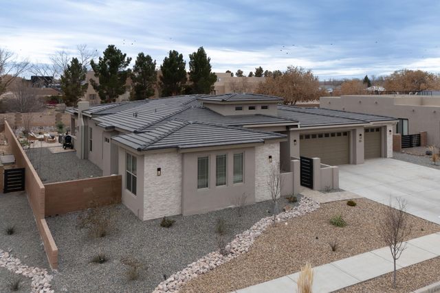 212 Lavender Place NE, Albuquerque, NM 87113