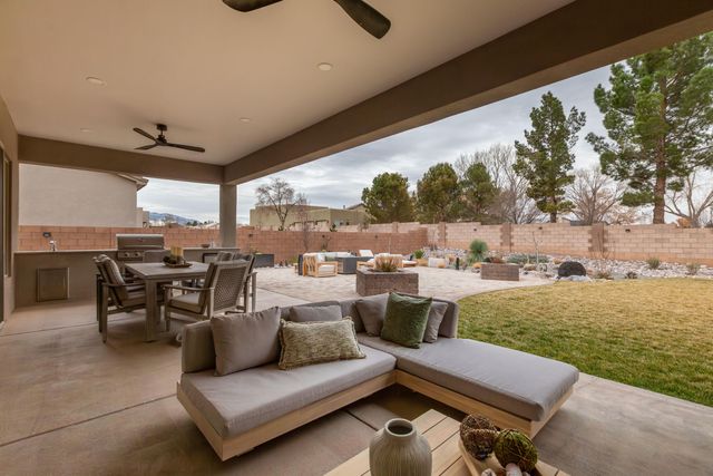 212 Lavender Place NE, Albuquerque, NM 87113