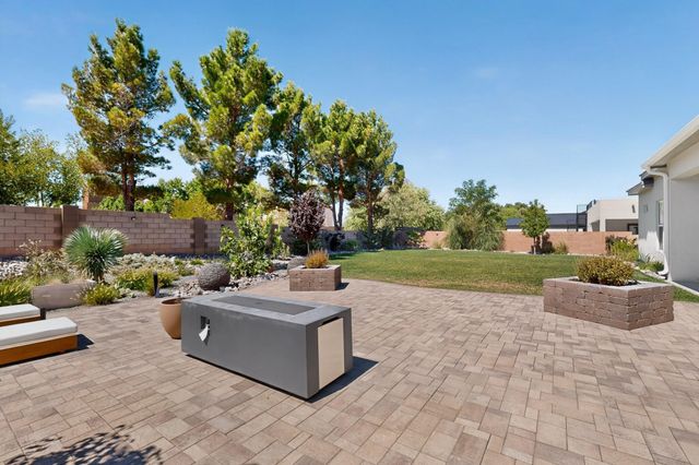 212 Lavender Place NE, Albuquerque, NM 87113