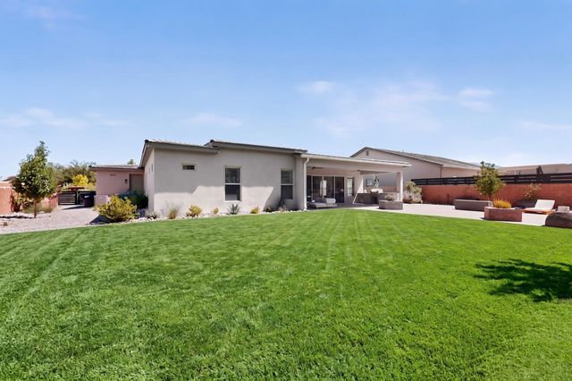 212 Lavender Place NE, Albuquerque, NM 87113