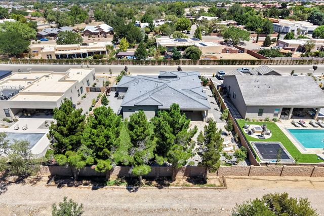 212 Lavender Place NE, Albuquerque, NM 87113