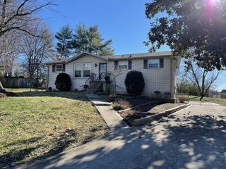 23 Shshone Ct, Old Hickory, TN 37138