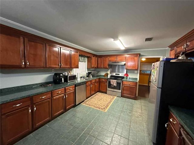383 Park Avenue S, Mobile, AL 36695