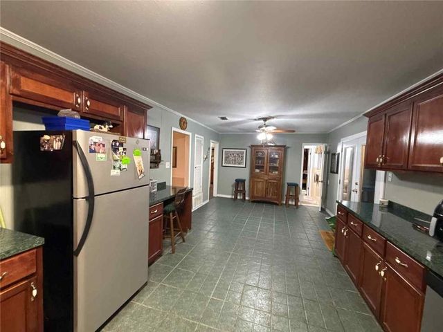 383 Park Avenue S, Mobile, AL 36695