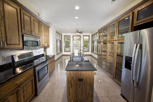 4707 W Jenna COURT, Franklin, WI 53132