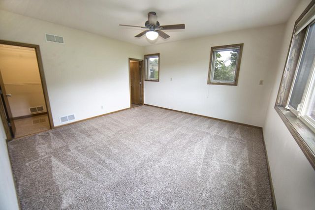 4707 W Jenna COURT, Franklin, WI 53132