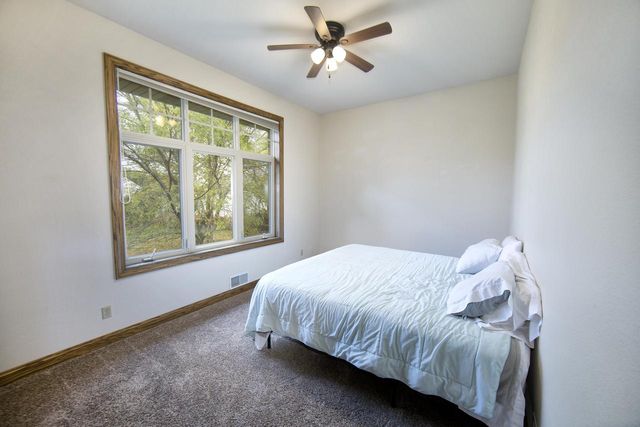 4707 W Jenna COURT, Franklin, WI 53132