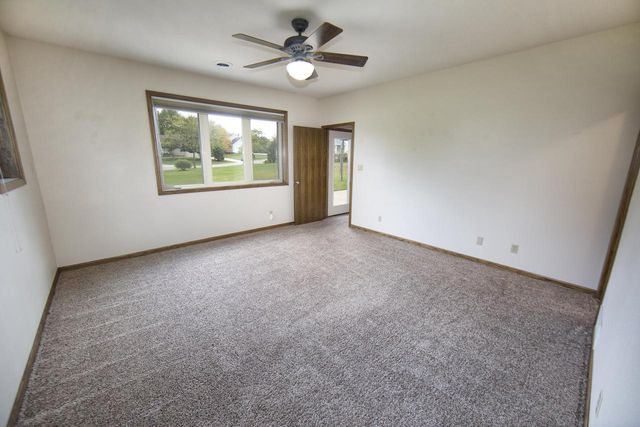 4707 W Jenna COURT, Franklin, WI 53132