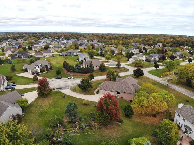 4707 W Jenna COURT, Franklin, WI 53132