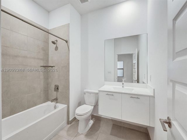 8195 NW 104th Ave 2, Doral, FL 33178