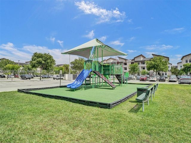 8195 NW 104th Ave 2, Doral, FL 33178