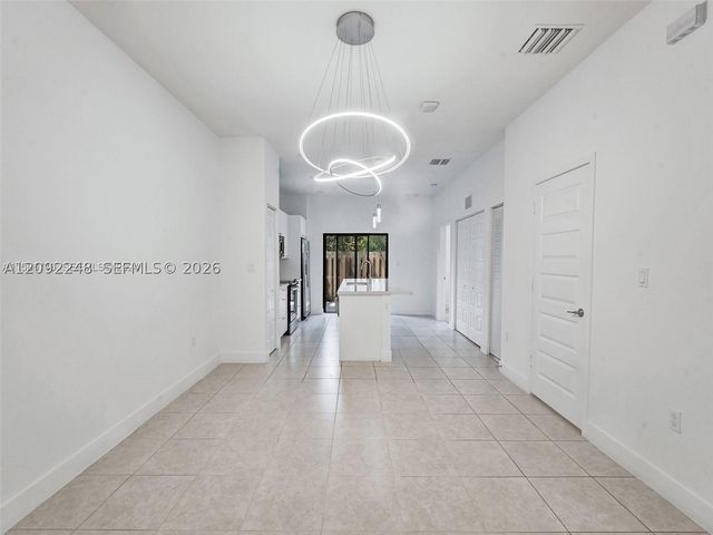 8195 NW 104th Ave 2, Doral, FL 33178