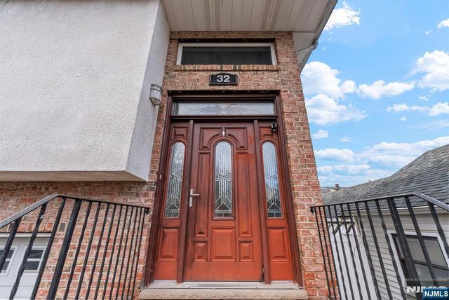 32 Hayward Place, Wallington, NJ 07057