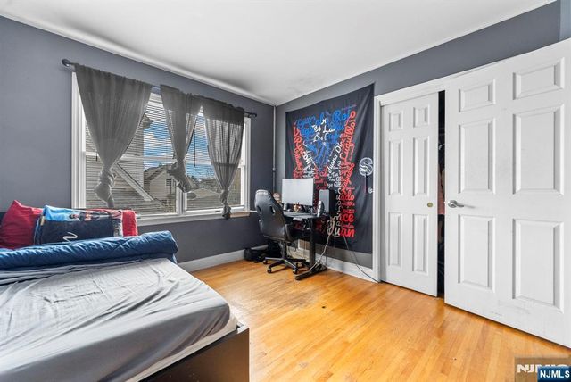 32 Hayward Place, Wallington, NJ 07057