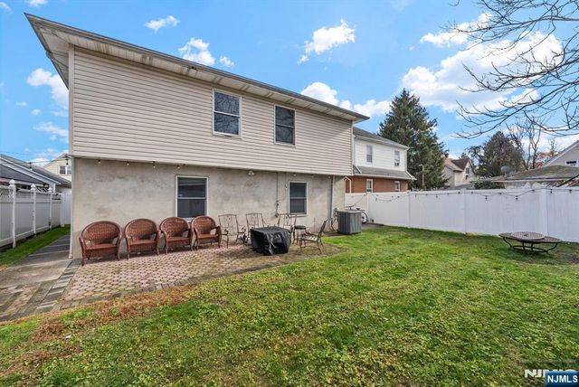 32 Hayward Place, Wallington, NJ 07057