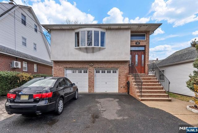 32 Hayward Place, Wallington, NJ 07057