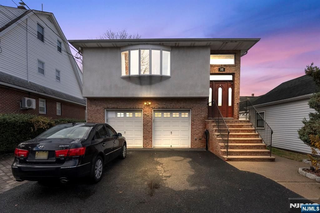 32 Hayward Place, Wallington, NJ 07057