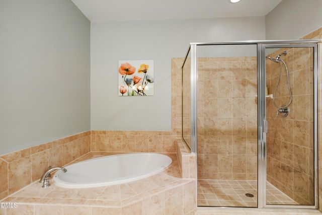 3920 Essex Garden Lane 304, Raleigh, NC 27612