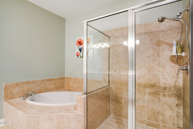 3920 Essex Garden Lane 304, Raleigh, NC 27612