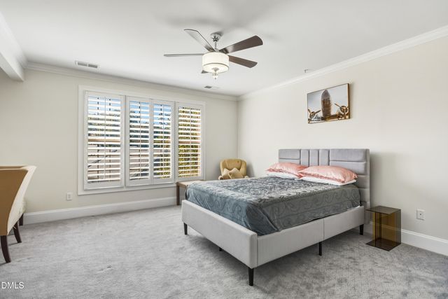 3920 Essex Garden Lane 304, Raleigh, NC 27612