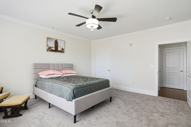 3920 Essex Garden Lane 304, Raleigh, NC 27612