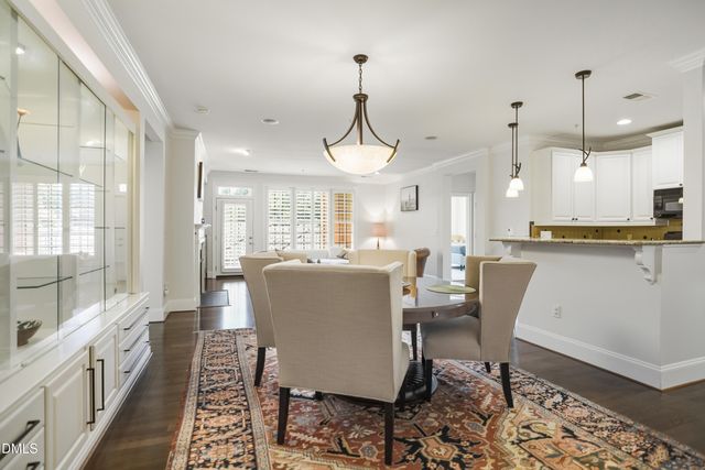 3920 Essex Garden Lane 304, Raleigh, NC 27612