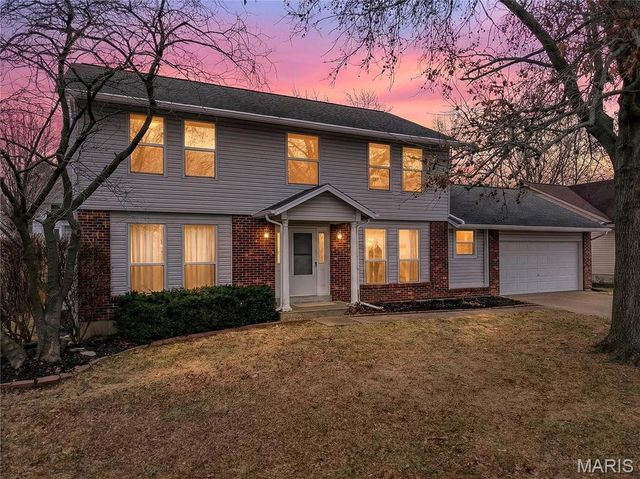 1276 Stephenridge Drive, St Charles, MO 63304