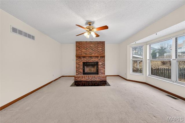 1276 Stephenridge Drive, St Charles, MO 63304