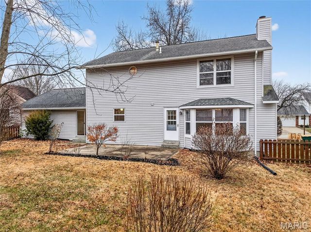 1276 Stephenridge Drive, St Charles, MO 63304