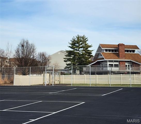 1276 Stephenridge Drive, St Charles, MO 63304