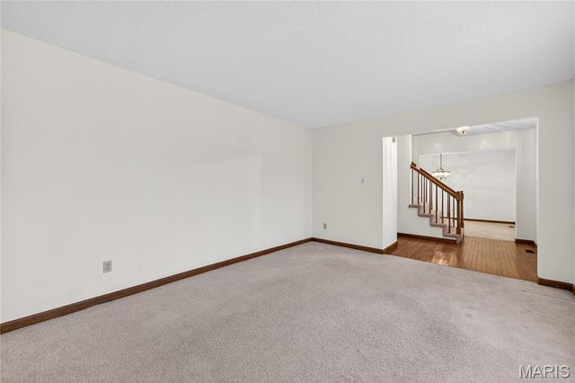 1276 Stephenridge Drive, St Charles, MO 63304