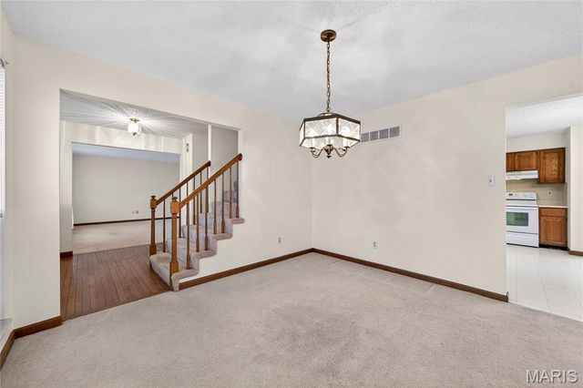 1276 Stephenridge Drive, St Charles, MO 63304