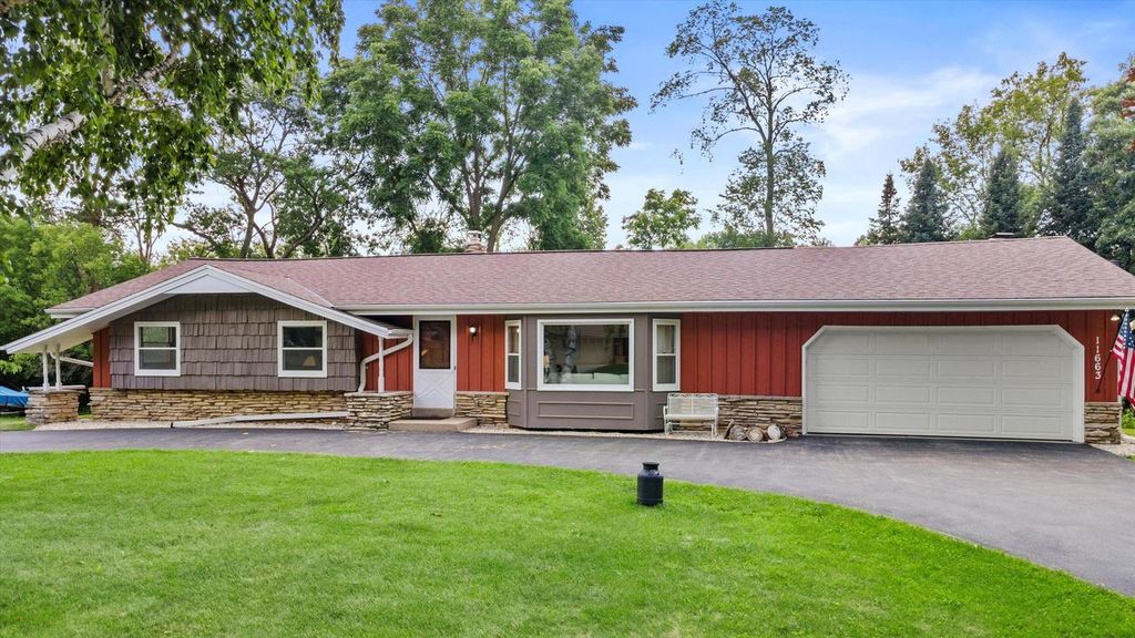 11663 W Sunnybrook ROAD, Franklin, WI 53132