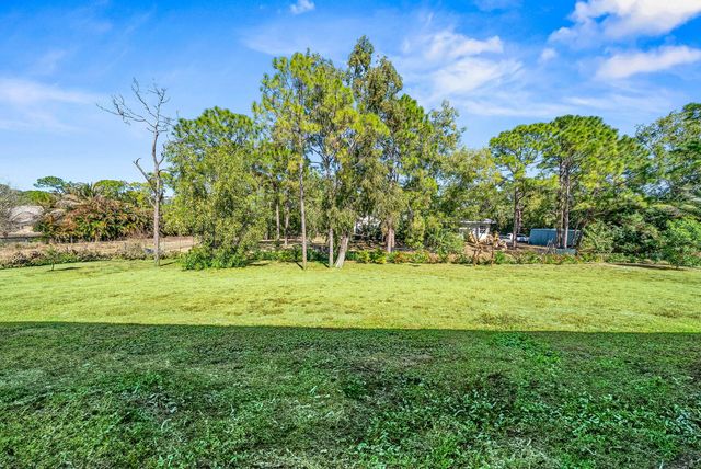 18713 92nd Lane N, Loxahatchee, FL 33470