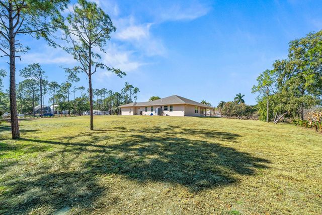 18713 92nd Lane N, Loxahatchee, FL 33470