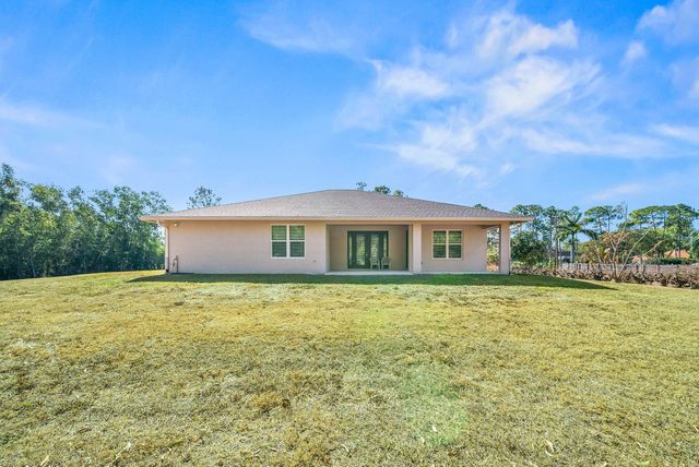 18713 92nd Lane N, Loxahatchee, FL 33470