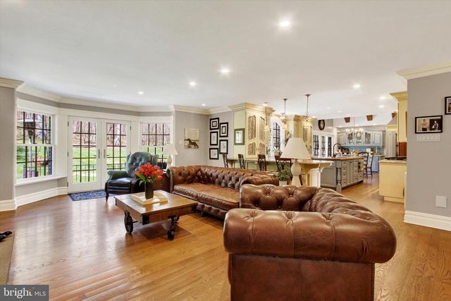 2065 YOUNGS RD, Hanover, PA 17331