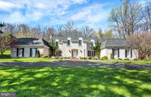 2065 YOUNGS RD, Hanover, PA 17331