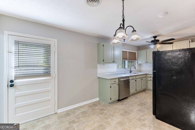 250 Forrest Avenue, Fayetteville, GA 30214