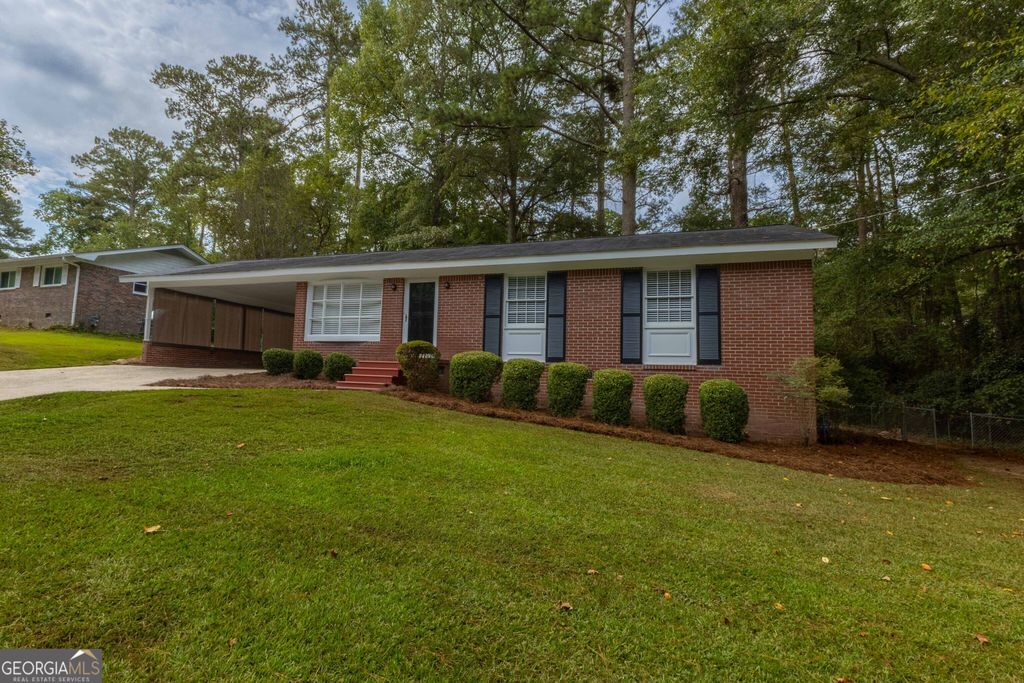 250 Forrest Avenue, Fayetteville, GA 30214