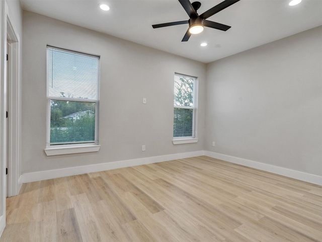 819 E 40th Street A, Houston, TX 77022