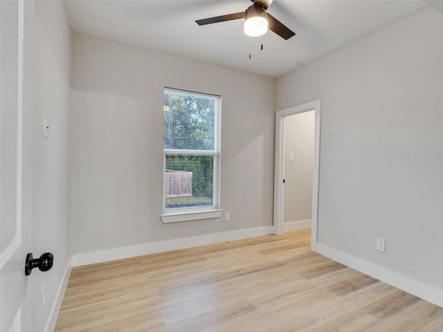 819 E 40th Street A, Houston, TX 77022