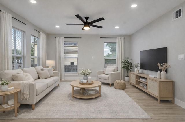 819 E 40th Street A, Houston, TX 77022